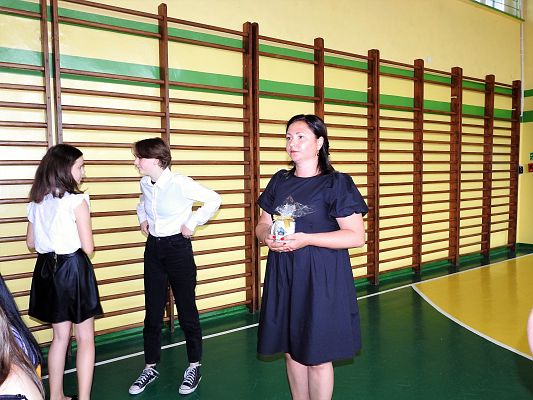 Grafika 121: Uroczysty Apel z okazji pożegnania VIII-mej klasy 2020/2021