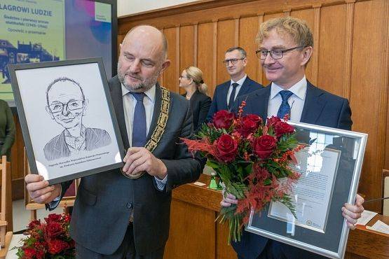 Przyjaciel naszej szkoły dr Marcin Owsiński został pierwszym laureatem Nagrody im. Profesora Stanisława Salmonowicza grafika