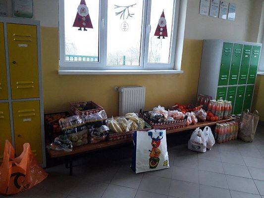  Grafika #7: Finał zbiórki owoców i soków.