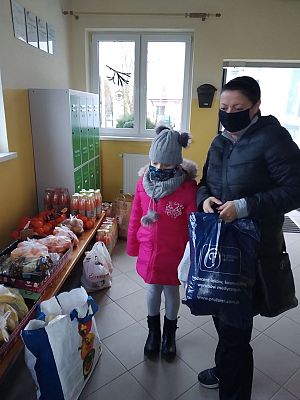  Grafika #14: Finał zbiórki owoców i soków.