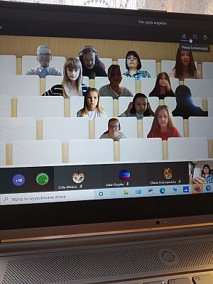  Grafika #15: Uczestniczymy w Akcji Szkoła do hymnu