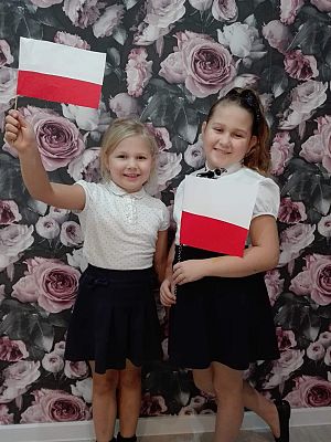  Grafika #0: Uczestniczymy w Akcji Szkoła do hymnu