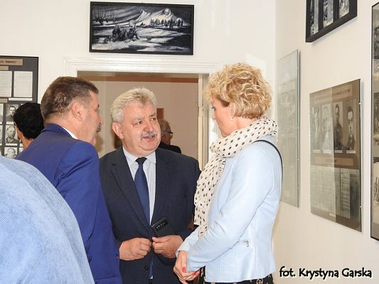  Grafika #19: Zakończenie uroczystości wizytą w Izbie Pamięci Ofiar Marszu Śmierci KL Stutthof