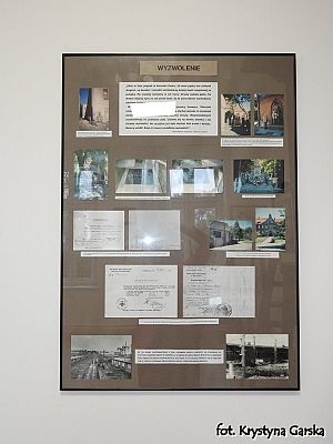  Grafika #36: Zakończenie uroczystości wizytą w Izbie Pamięci Ofiar Marszu Śmierci KL Stutthof