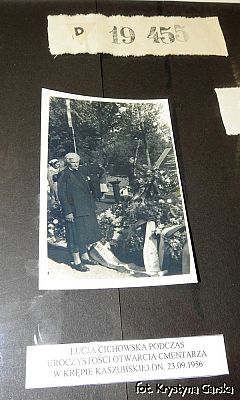  Grafika #94: Zakończenie uroczystości wizytą w Izbie Pamięci Ofiar Marszu Śmierci KL Stutthof