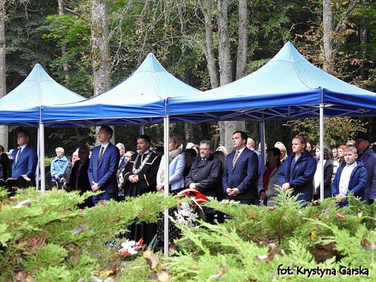  Grafika #13: Uroczystość ku czci Ofiar Marszu Śmierci KL Stutthof w Krępie Kaszubskiej dnia 27 września 2020