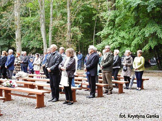  Grafika #17: Uroczystość ku czci Ofiar Marszu Śmierci KL Stutthof w Krępie Kaszubskiej dnia 27 września 2020