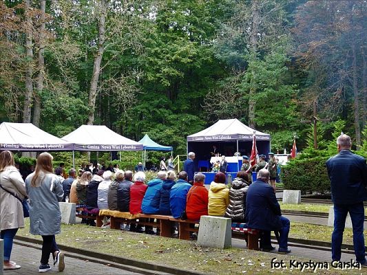  Grafika #107: Uroczystość ku czci Ofiar Marszu Śmierci KL Stutthof w Krępie Kaszubskiej dnia 27 września 2020