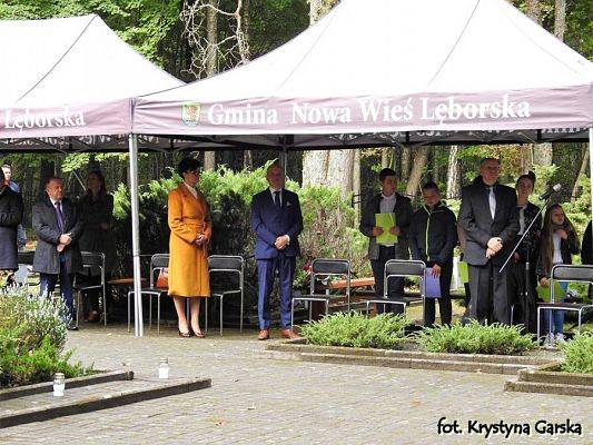  Grafika #29: Uroczystość ku czci Ofiar Marszu Śmierci KL Stutthof w Krępie Kaszubskiej dnia 27 września 2020