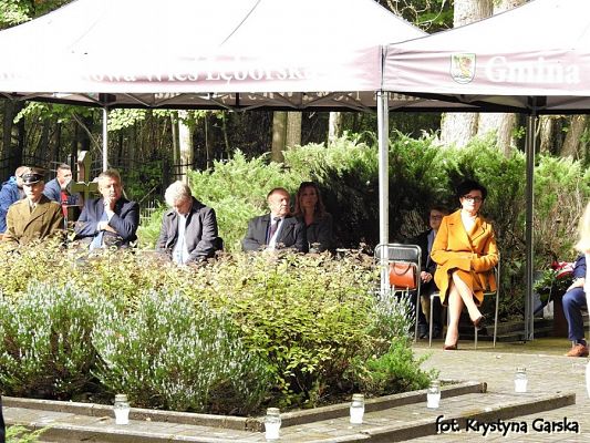  Grafika #52: Uroczystość ku czci Ofiar Marszu Śmierci KL Stutthof w Krępie Kaszubskiej dnia 27 września 2020