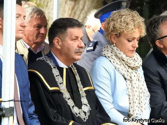  Grafika #56: Uroczystość ku czci Ofiar Marszu Śmierci KL Stutthof w Krępie Kaszubskiej dnia 27 września 2020