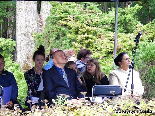  Grafika #62: Uroczystość ku czci Ofiar Marszu Śmierci KL Stutthof w Krępie Kaszubskiej dnia 27 września 2020