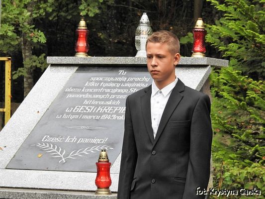  Grafika #66: Uroczystość ku czci Ofiar Marszu Śmierci KL Stutthof w Krępie Kaszubskiej dnia 27 września 2020