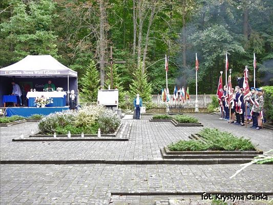  Grafika #76: Uroczystość ku czci Ofiar Marszu Śmierci KL Stutthof w Krępie Kaszubskiej dnia 27 września 2020