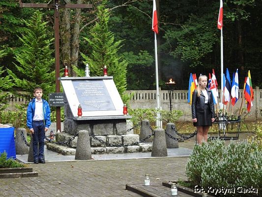  Grafika #117: Uroczystość ku czci Ofiar Marszu Śmierci KL Stutthof w Krępie Kaszubskiej dnia 27 września 2020