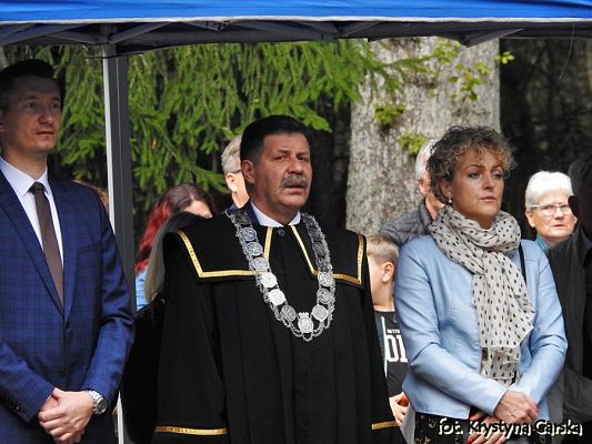  Grafika #128: Uroczystość ku czci Ofiar Marszu Śmierci KL Stutthof w Krępie Kaszubskiej dnia 27 września 2020