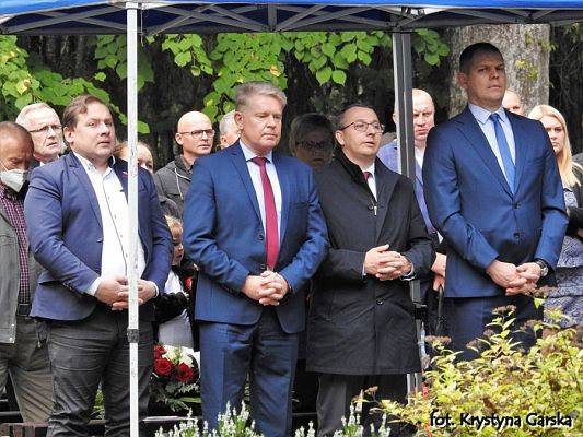  Grafika #130: Uroczystość ku czci Ofiar Marszu Śmierci KL Stutthof w Krępie Kaszubskiej dnia 27 września 2020