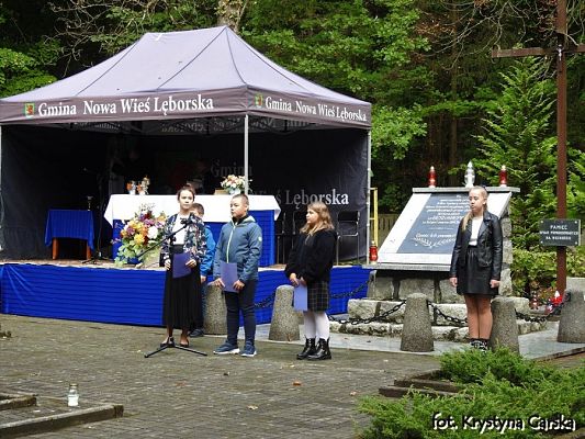  Grafika #138: Uroczystość ku czci Ofiar Marszu Śmierci KL Stutthof w Krępie Kaszubskiej dnia 27 września 2020