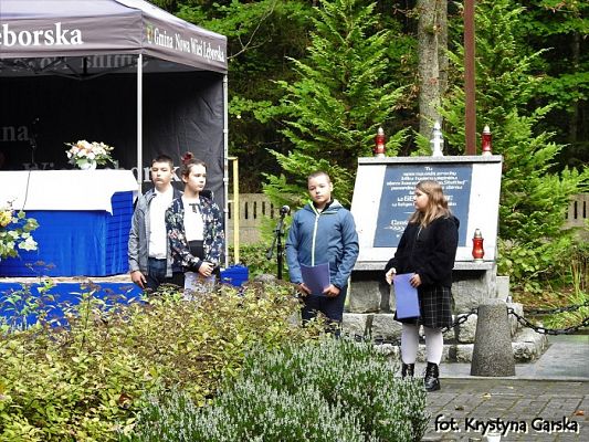  Grafika #151: Uroczystość ku czci Ofiar Marszu Śmierci KL Stutthof w Krępie Kaszubskiej dnia 27 września 2020