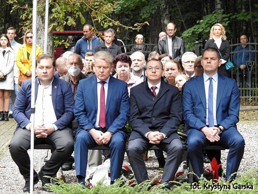  Grafika #178: Uroczystość ku czci Ofiar Marszu Śmierci KL Stutthof w Krępie Kaszubskiej dnia 27 września 2020