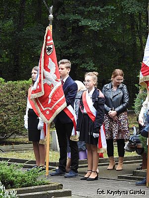  Grafika #201: Uroczystość ku czci Ofiar Marszu Śmierci KL Stutthof w Krępie Kaszubskiej dnia 27 września 2020