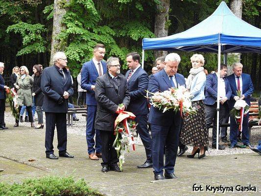  Grafika #206: Uroczystość ku czci Ofiar Marszu Śmierci KL Stutthof w Krępie Kaszubskiej dnia 27 września 2020