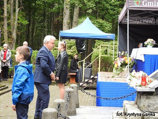  Grafika #207: Uroczystość ku czci Ofiar Marszu Śmierci KL Stutthof w Krępie Kaszubskiej dnia 27 września 2020