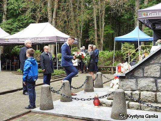  Grafika #214: Uroczystość ku czci Ofiar Marszu Śmierci KL Stutthof w Krępie Kaszubskiej dnia 27 września 2020