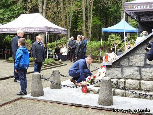  Grafika #212: Uroczystość ku czci Ofiar Marszu Śmierci KL Stutthof w Krępie Kaszubskiej dnia 27 września 2020