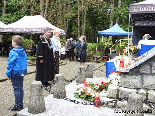  Grafika #217: Uroczystość ku czci Ofiar Marszu Śmierci KL Stutthof w Krępie Kaszubskiej dnia 27 września 2020