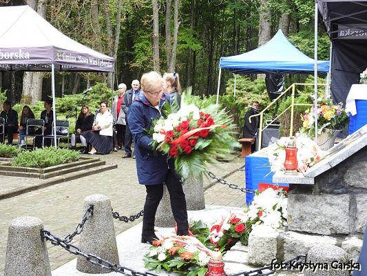  Grafika #216: Uroczystość ku czci Ofiar Marszu Śmierci KL Stutthof w Krępie Kaszubskiej dnia 27 września 2020