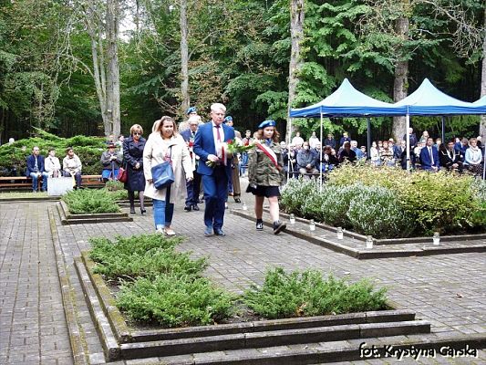  Grafika #223: Uroczystość ku czci Ofiar Marszu Śmierci KL Stutthof w Krępie Kaszubskiej dnia 27 września 2020