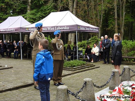  Grafika #229: Uroczystość ku czci Ofiar Marszu Śmierci KL Stutthof w Krępie Kaszubskiej dnia 27 września 2020