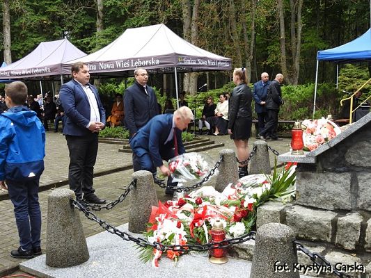  Grafika #238: Uroczystość ku czci Ofiar Marszu Śmierci KL Stutthof w Krępie Kaszubskiej dnia 27 września 2020