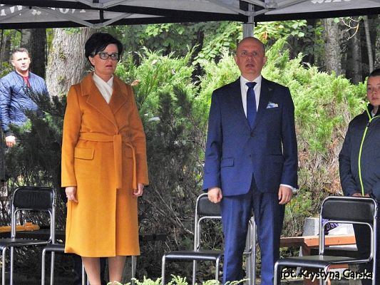  Grafika #240: Uroczystość ku czci Ofiar Marszu Śmierci KL Stutthof w Krępie Kaszubskiej dnia 27 września 2020