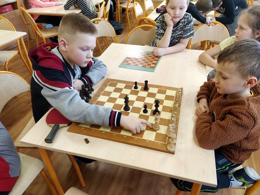  Grafika #0: Mistrz w szachach