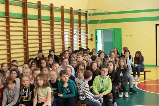  Grafika #48: Pokaz mody