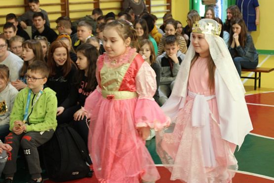  Grafika #24: Pokaz mody