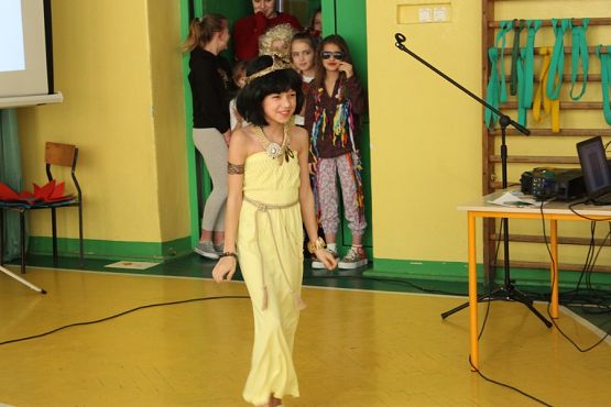  Grafika #25: Pokaz mody