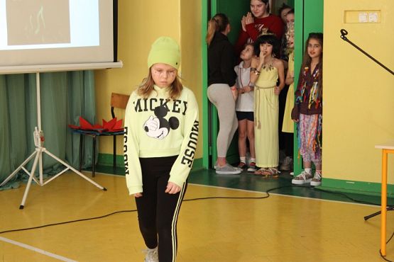  Grafika #33: Pokaz mody