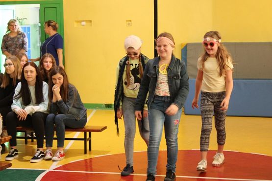  Grafika #50: Pokaz mody