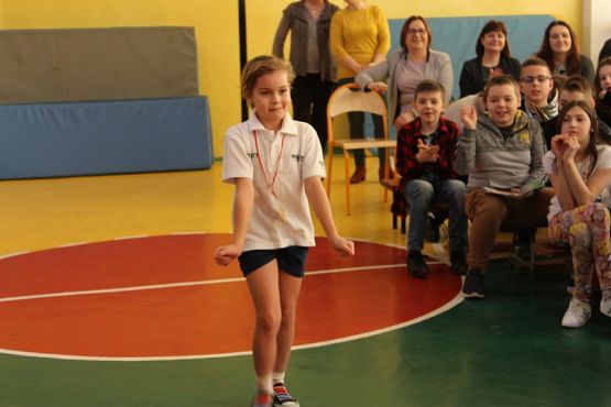  Grafika #37: Pokaz mody