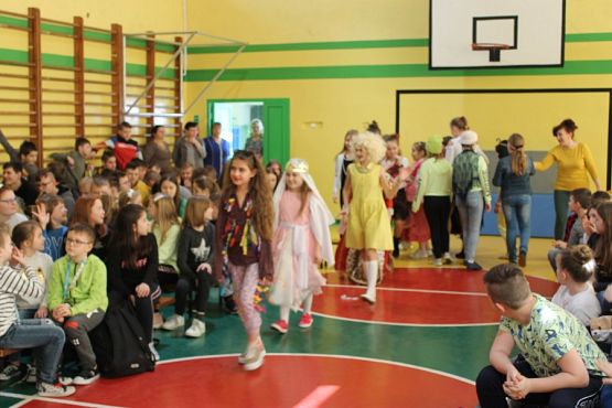  Grafika #40: Pokaz mody