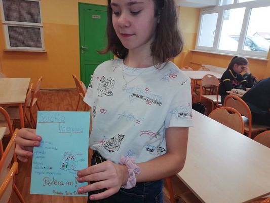  Grafika #0: DOBRZE JEMY ZE SZKOŁĄ NA WIDELCU