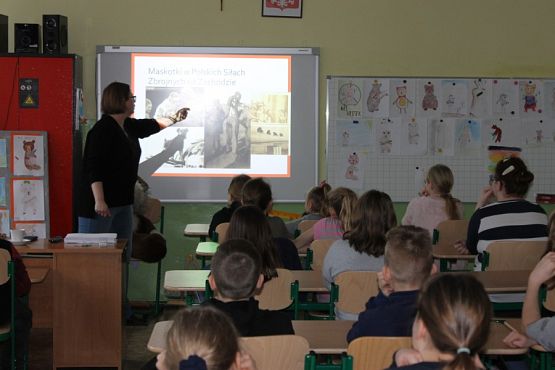  Grafika #22: Niedźwiedź Wojtek i wojenne opowieści