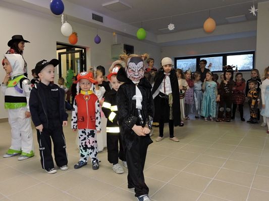  Grafika #39: Bale w Karnawale