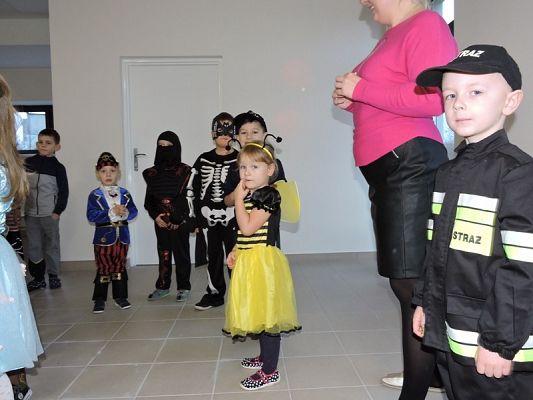  Grafika #42: Bale w Karnawale