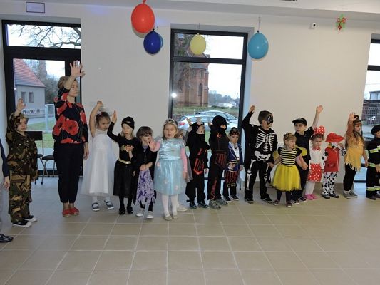  Grafika #2: Bale w Karnawale