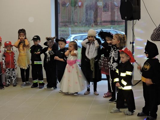  Grafika #34: Bale w Karnawale