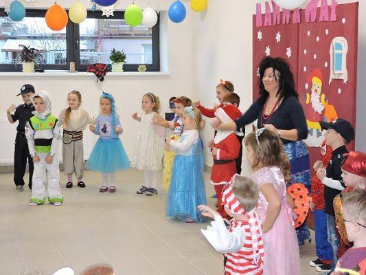  Grafika #88: Bale w Karnawale